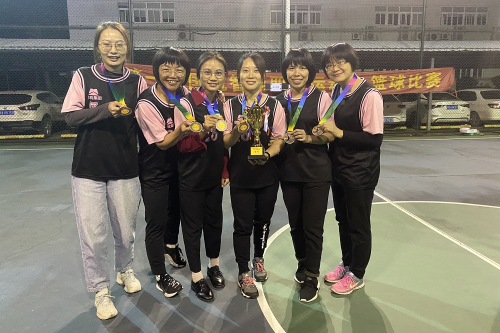 籃球女季軍_副本.jpg 籃球女季軍_副本.jpg